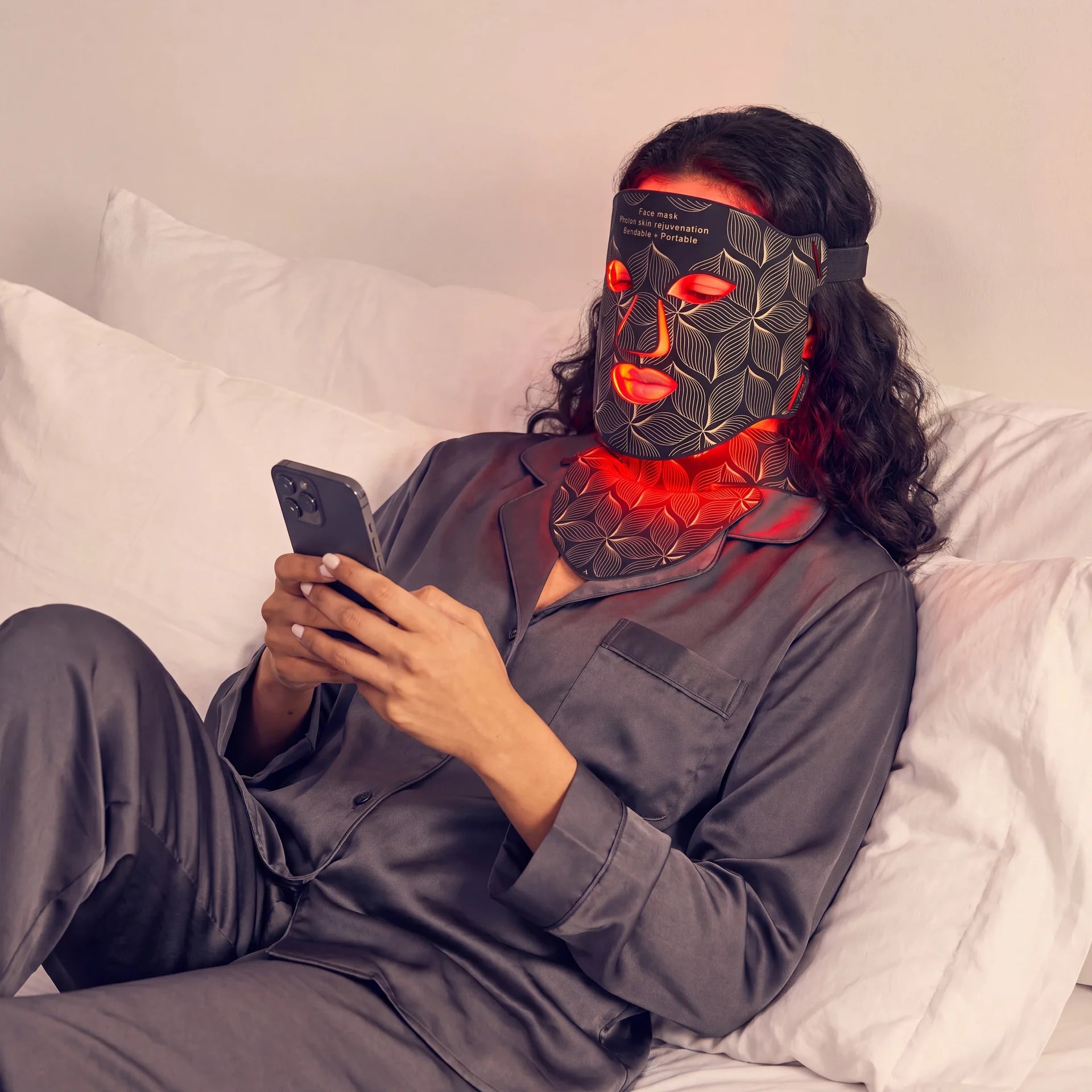 Rubelux Luma8™ Red Light Therapy Mask